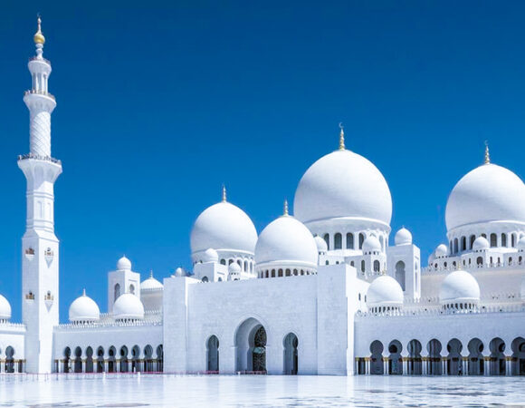 Abu Dhabi City Tour: Grand Mosque & Louvre Museum